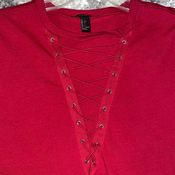 Red T-shirt - Picture 2 of 2